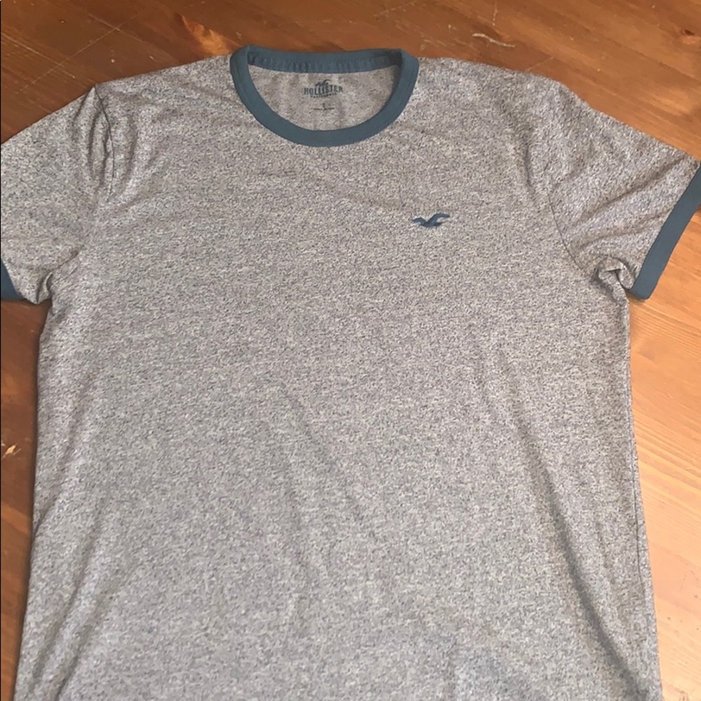 NWOT Never Worn Men’s Hollister Gray T-shirt